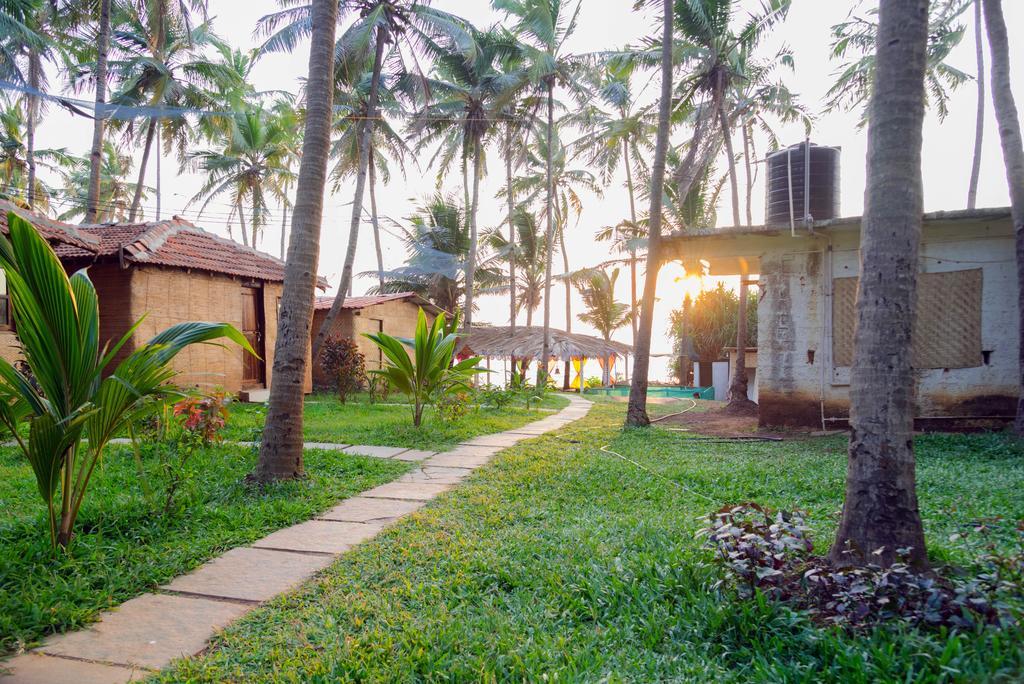Sunway Cottages Мандрем Екстер'єр фото